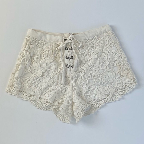 Beautiful forever21 shorts - Picture 2 of 2